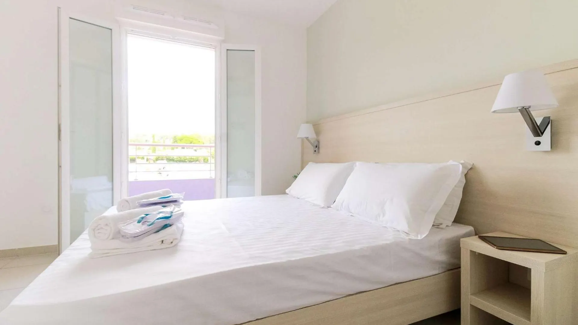 Select'So Home - Residence Le Poseidon Bormes-les-Mimosas 0*,  France